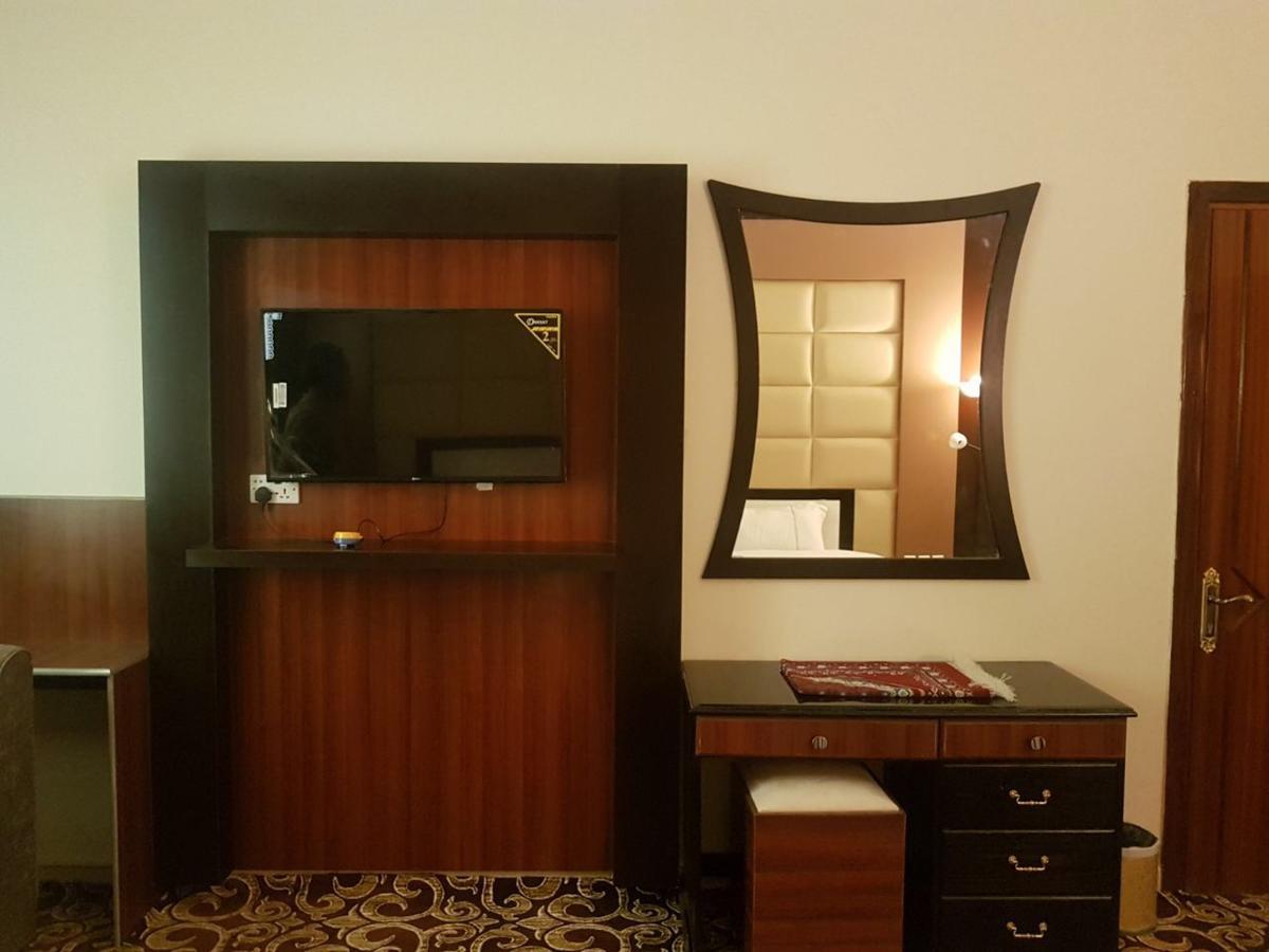 Dama Hotel Duba Esterno foto